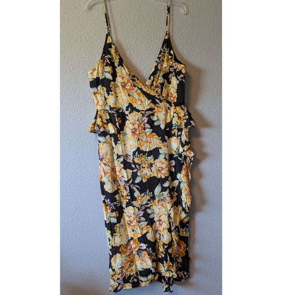 NWT Bardot Floral Ruffled Hi-Lo V-Neck Dress Black and Yellow Faux Wrap Sz 12 L - Picture 4 of 16